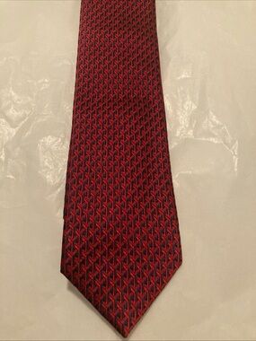 Brioni Men's Red Patterned Silk Tie hand made in Italy- current